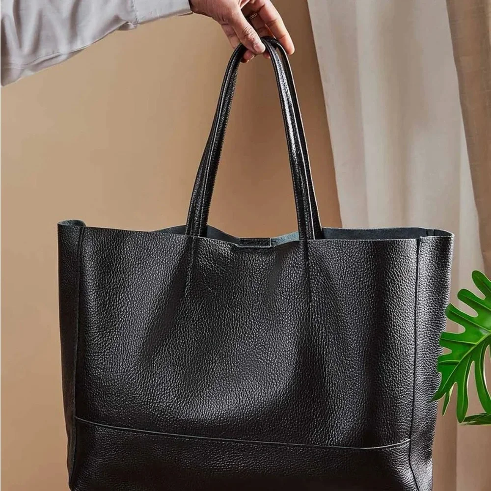 Adoratti Leather Carryall Tote Black Italian Leather NWOT Elegant Tote Bag - Picture 2 of 16